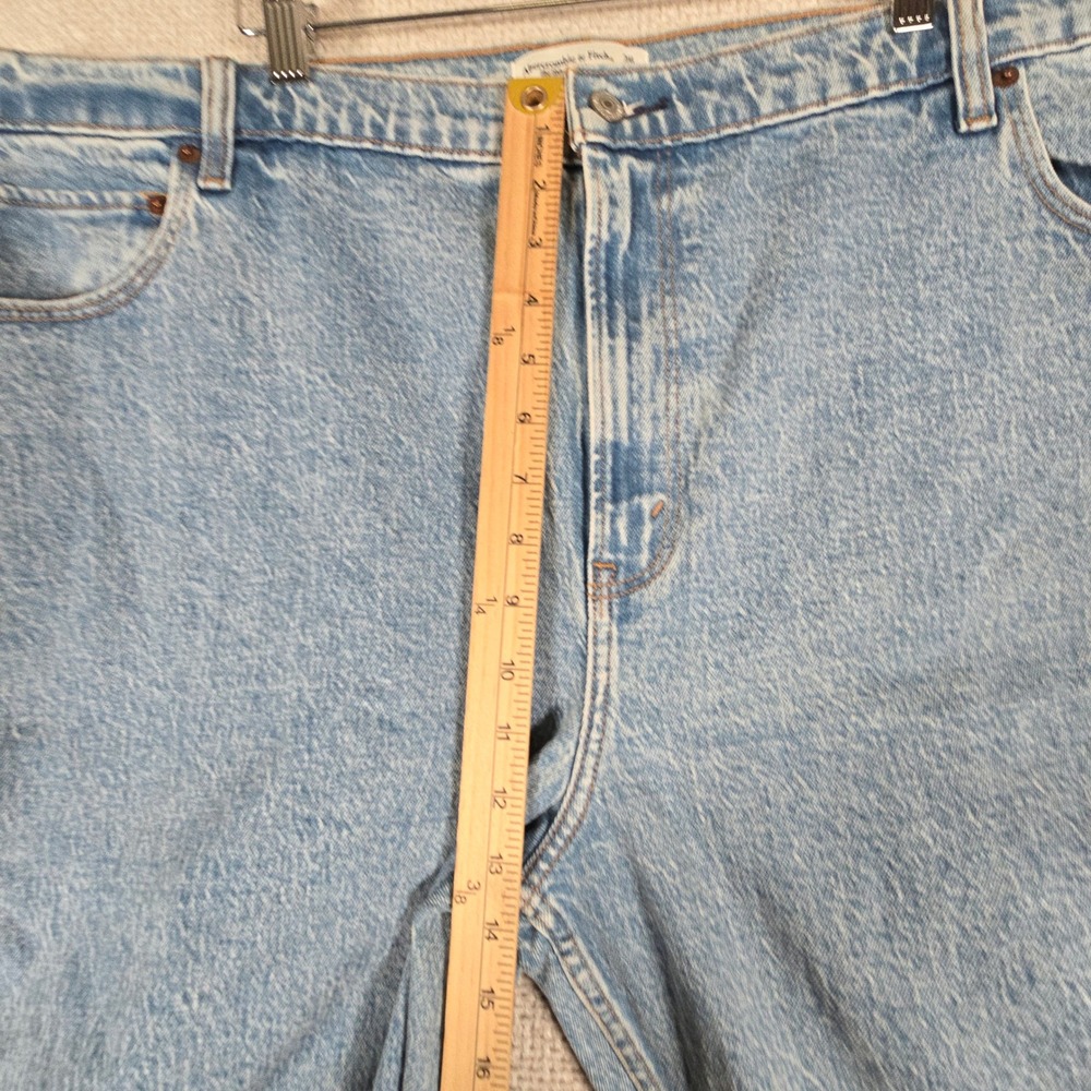 Abercrombie & Fitch 90s Straight Ultra High Rise Jeans Light Wash Size 36/22R - Picture 7 of 10